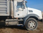 Mack Granite-4