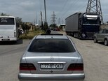 Mercedes E 270-4