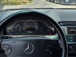 Mercedes E 270-9