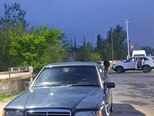 Mercedes 220 E-1