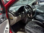 Hyundai Accent-12