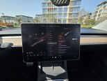 Tesla Model Y-4