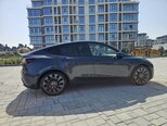 Tesla Model Y-9
