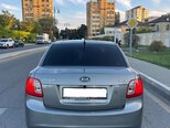 Kia Rio-5