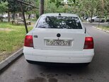 Volkswagen Passat-5
