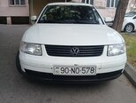 Volkswagen Passat-1