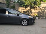 Toyota Prius V-8
