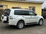Mitsubishi Pajero-3