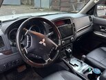 Mitsubishi Pajero-4