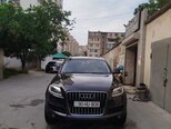 Audi Q7-1