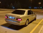 Mercedes E 270-9