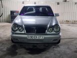 Mercedes E 240-1