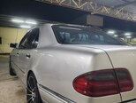 Mercedes E 240-11