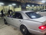 Mercedes E 240-4