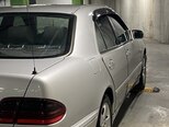 Mercedes E 220-11