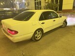 Mercedes E 240-8