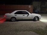 Mercedes E 240-3