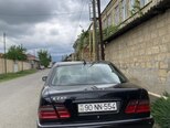 Mercedes E 240-3