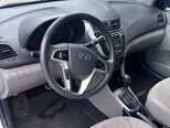 Hyundai Accent-11