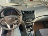 Hyundai Accent-17