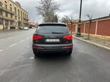 Audi Q7-1