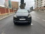 Audi Q7-4