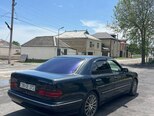 Mercedes E 200-4