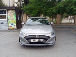 Hyundai Elantra-1