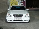 Mercedes E 240-4