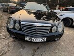 Mercedes E 220-1
