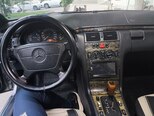 Mercedes E 240-4