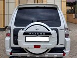 Mitsubishi Pajero-5