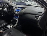 Hyundai Elantra-12