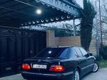Mercedes E 240-11