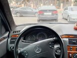 Mercedes E 240-5