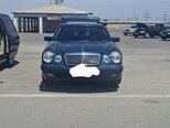 Mercedes E 240-1
