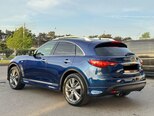Infiniti QX70-6