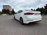 Hyundai Elantra-9