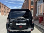 Mitsubishi Pajero-2