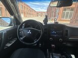 Mitsubishi Pajero-6