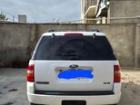 Ford Explorer-13