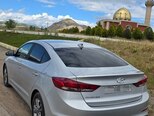 Hyundai Elantra-2