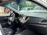 Hyundai Accent-9