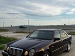 Mercedes E 240-1