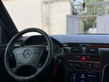 Mercedes E 240-10