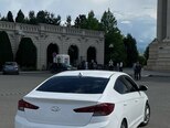 Hyundai Elantra-8