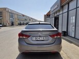 Hyundai Elantra-2