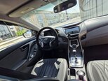 Hyundai Elantra-12