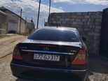 Mercedes E 220-11