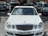 Mercedes E 240-1